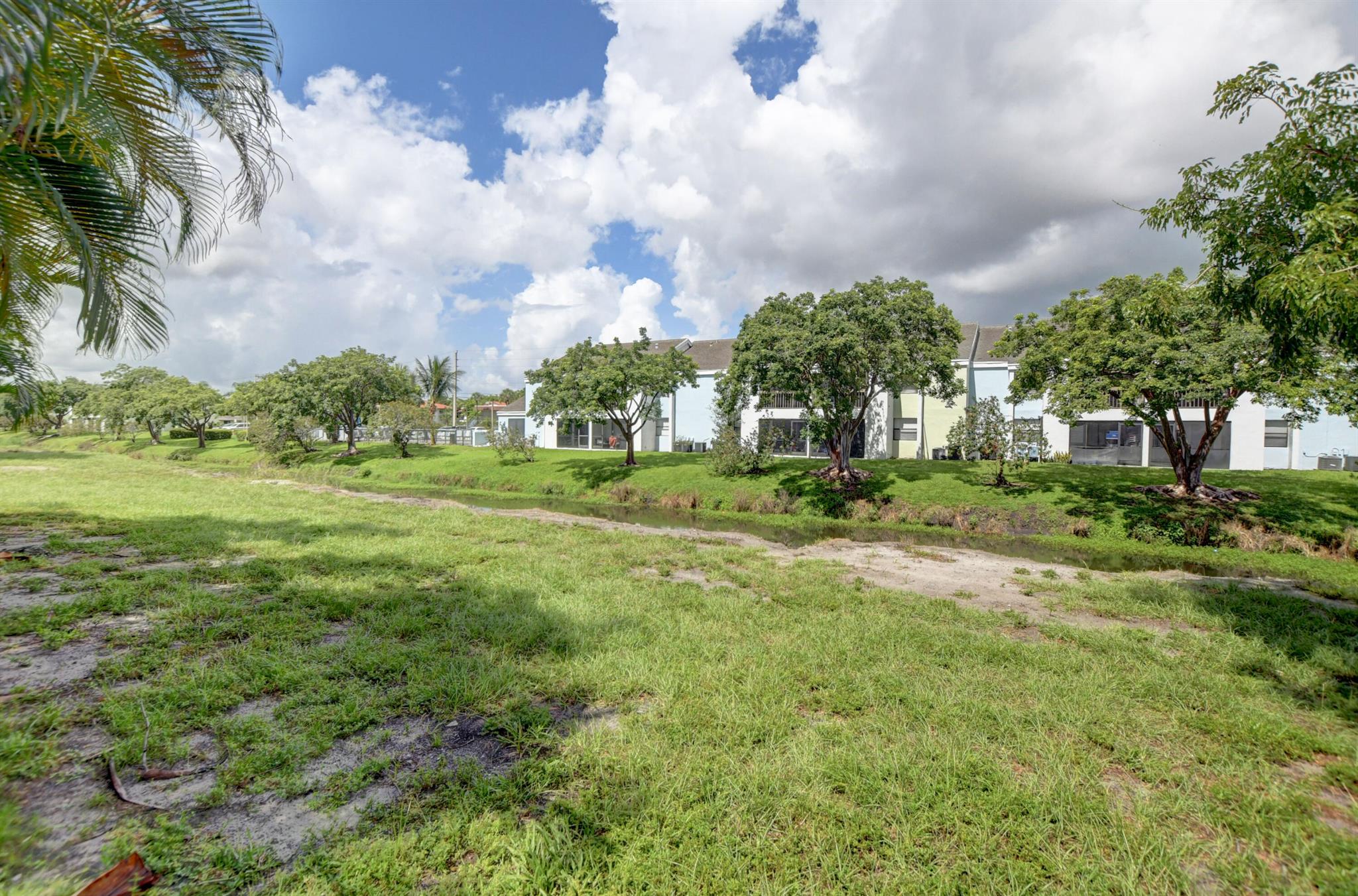 SABAL PARK - Residential