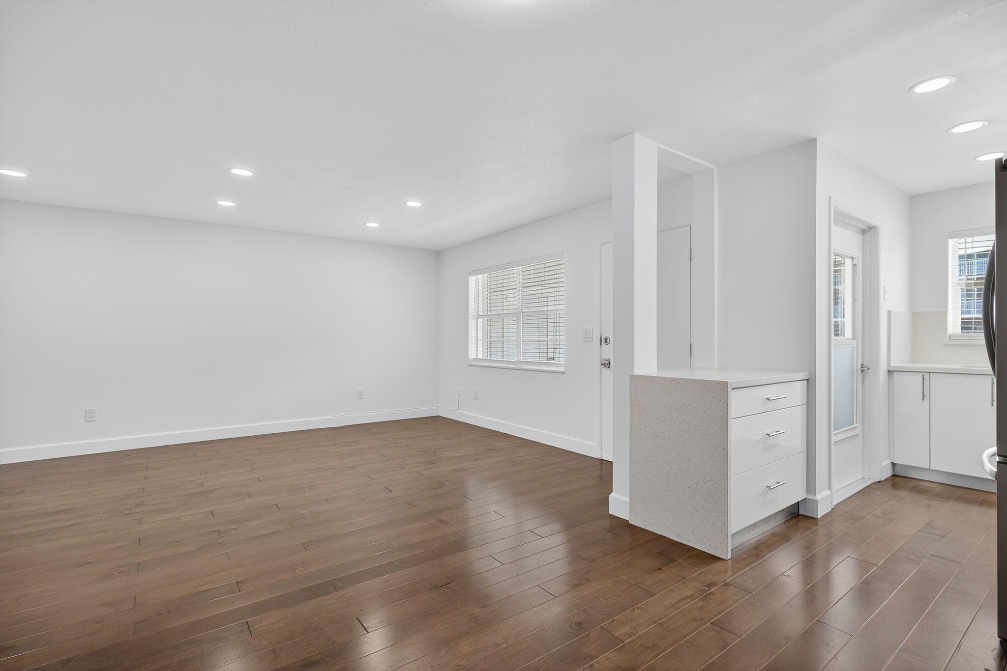 SHORE CLUB APTS B & C CON - Residential Lease