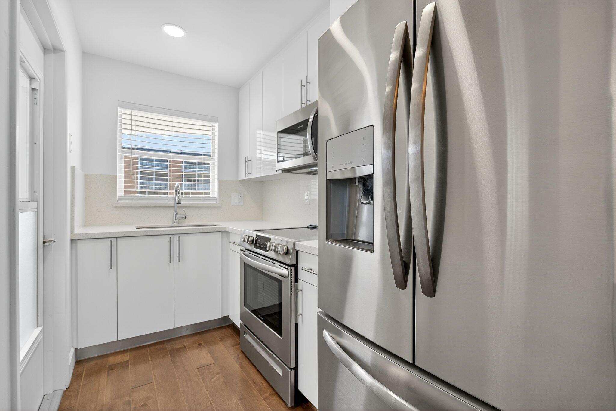 SHORE CLUB APTS B & C CON - Residential Lease