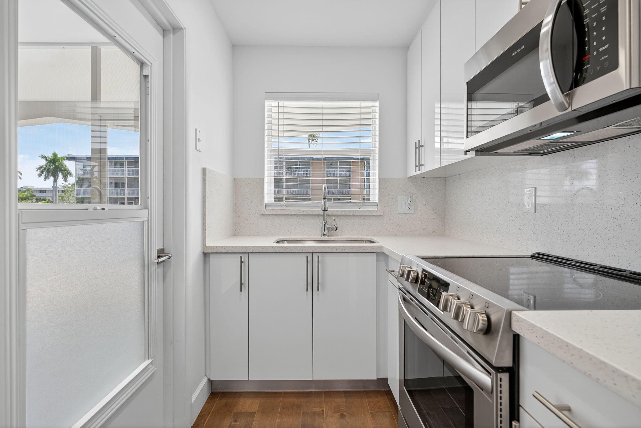 SHORE CLUB APTS B & C CON - Residential Lease