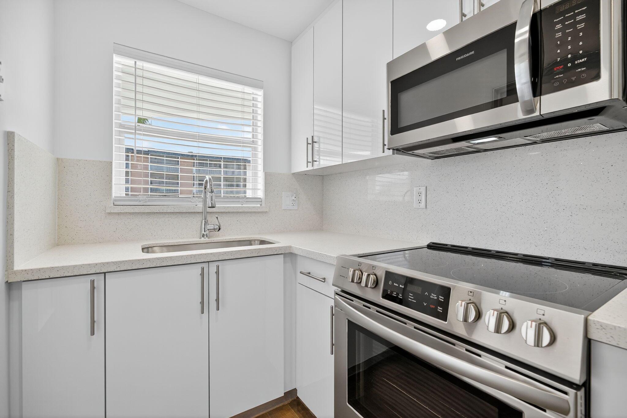 SHORE CLUB APTS B & C CON - Residential Lease