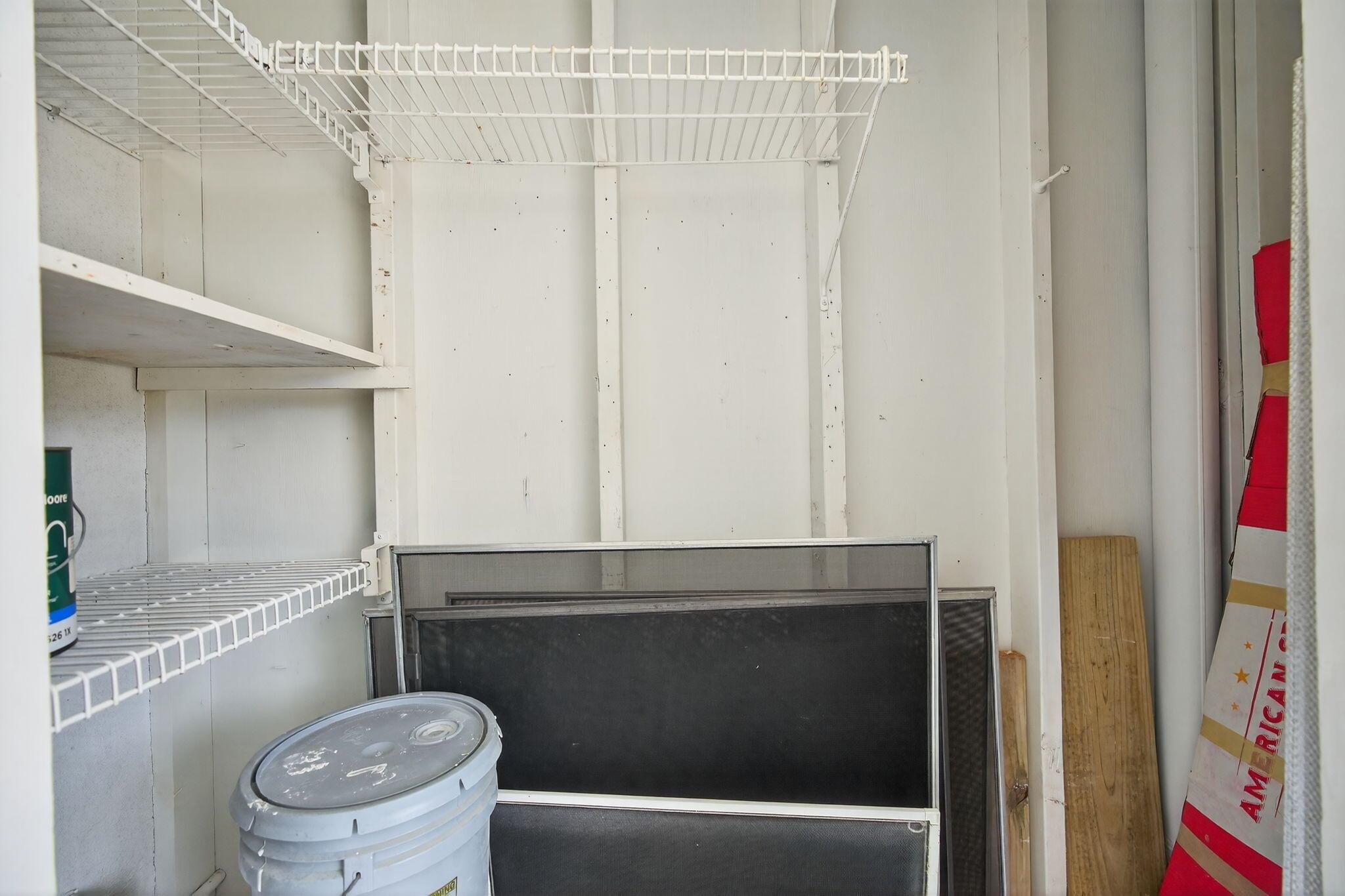 SHORE CLUB APTS B & C CON - Residential Lease