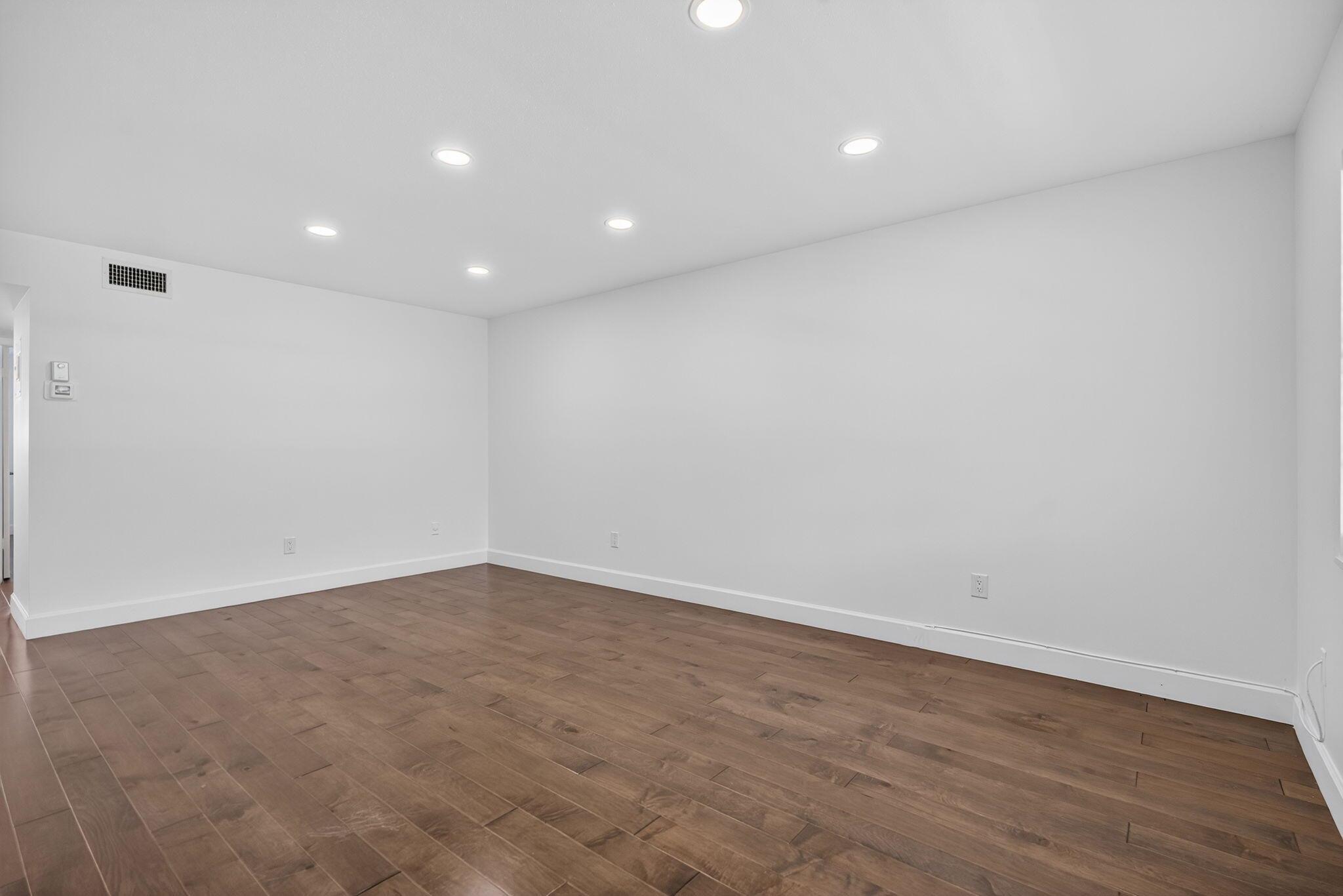 SHORE CLUB APTS B & C CON - Residential Lease