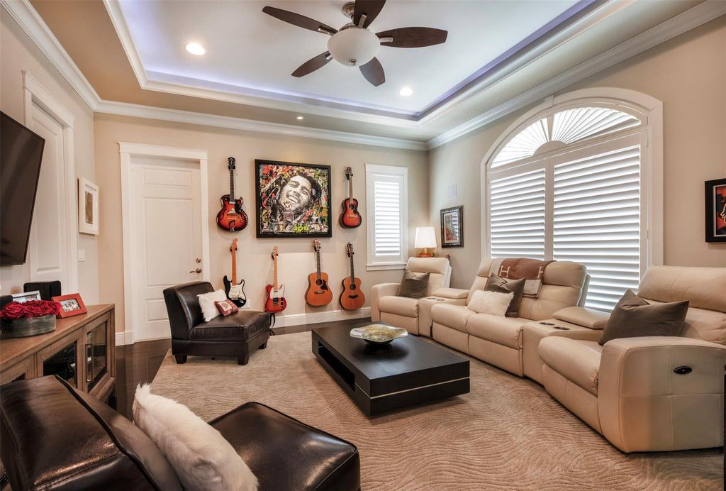 Photo of 1329 SE 13th Terrace, Fort Lauderdale, FL 33316 (MLS # F10540415)