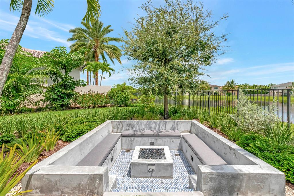 SEVEN BRIDGES - Residential