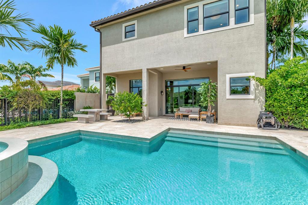 SEVEN BRIDGES - Residential