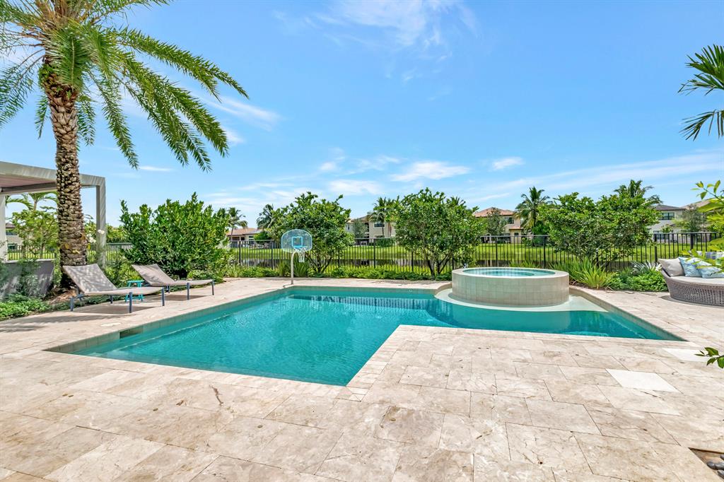 SEVEN BRIDGES - Residential