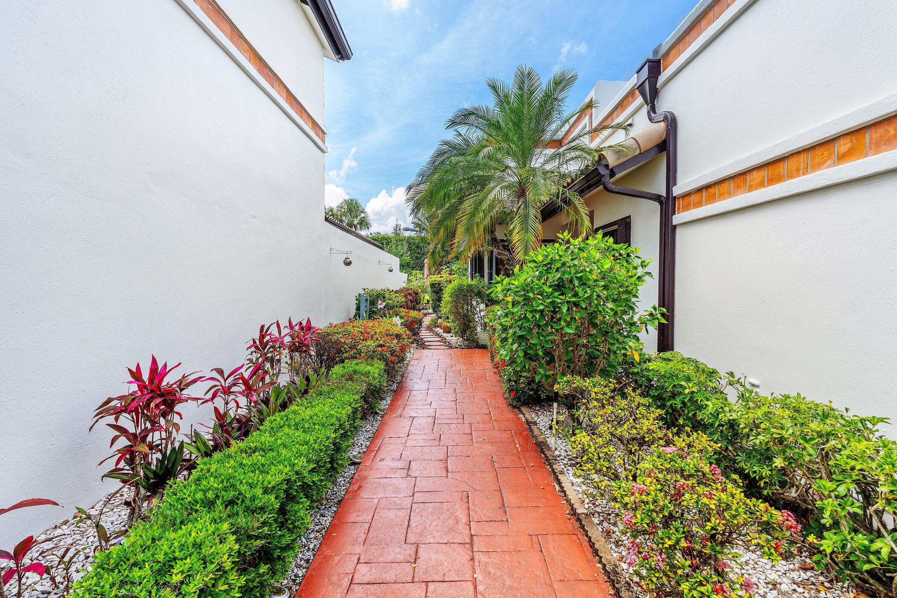 VILLA FLORA AT BOCA POINTE - Residential