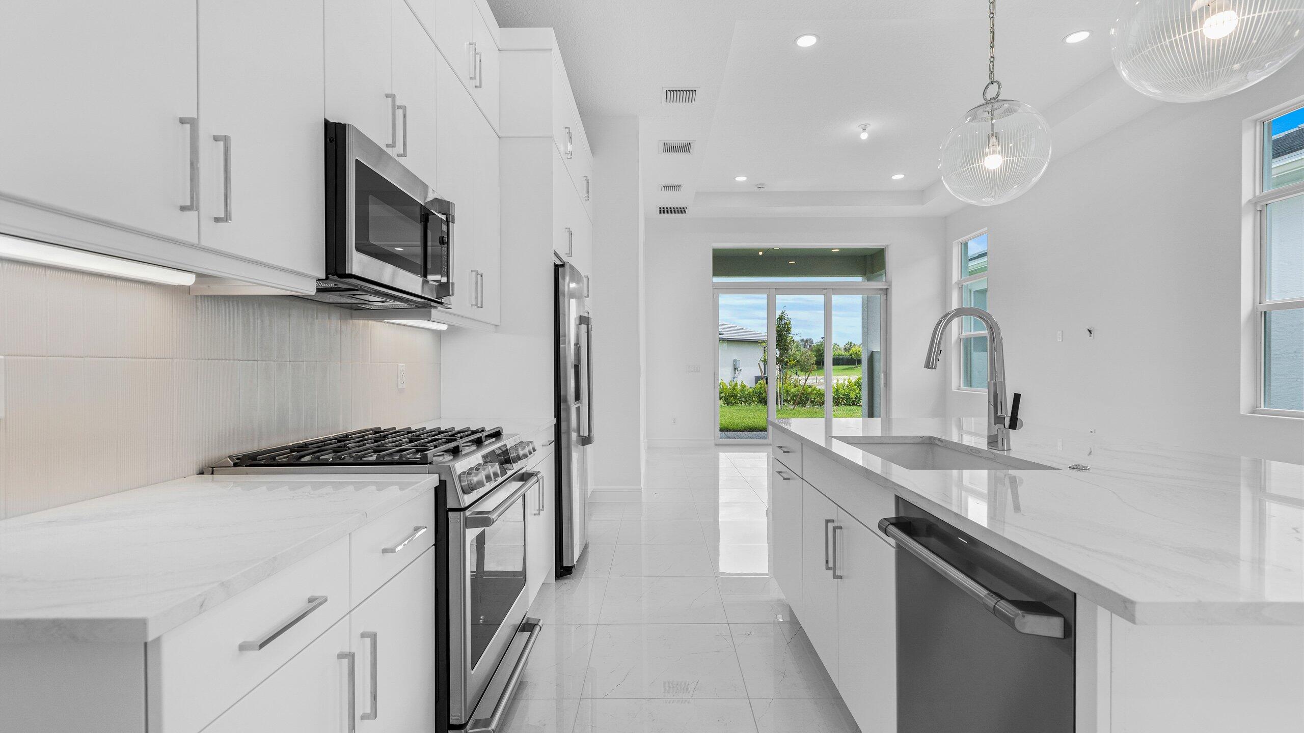 CRESSWIND PALM BEACH - Residential