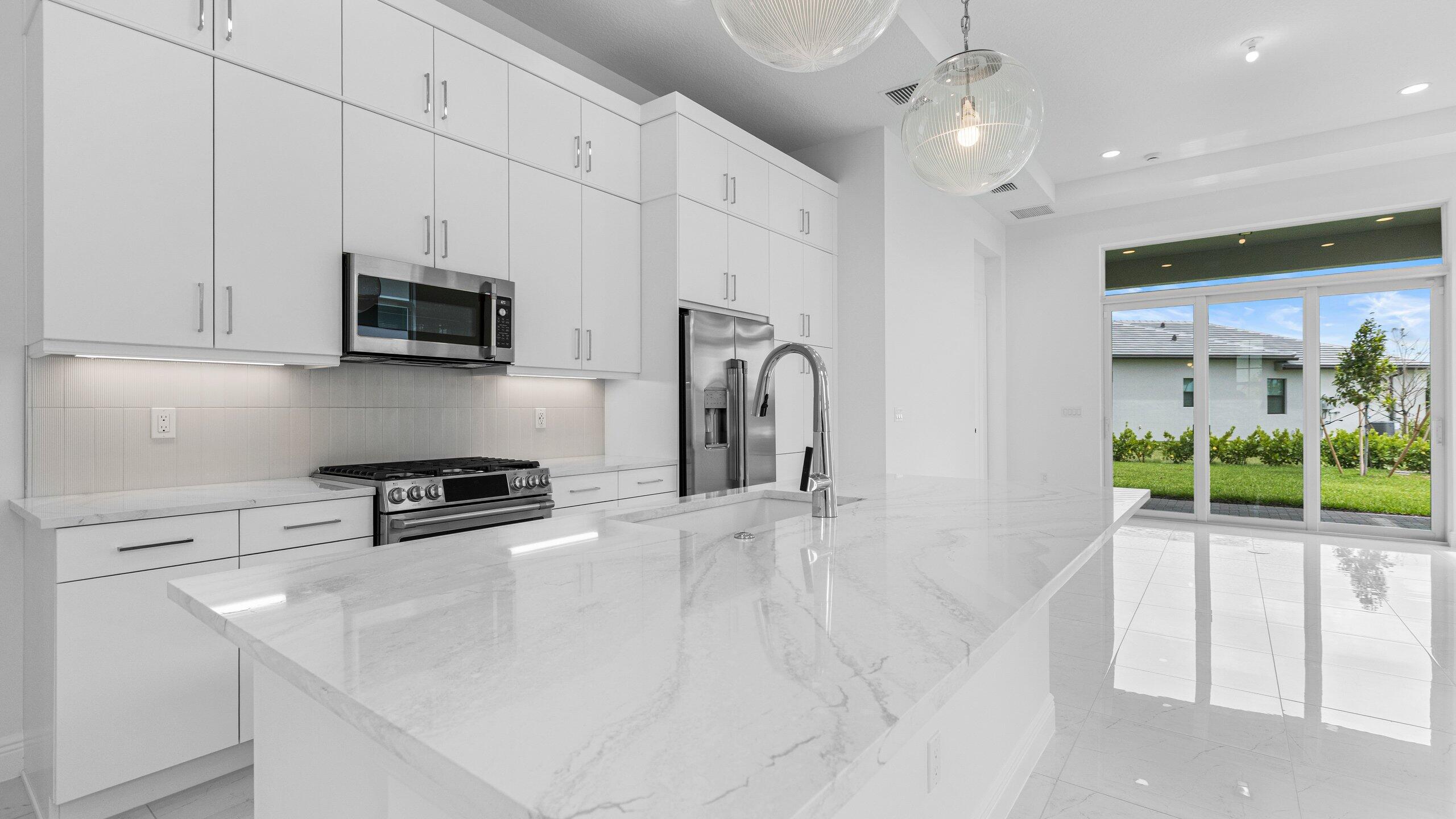 5078 Lido Key Lane, Westlake, FL, 33470/$599,990 4 5078 Lido Key Lane