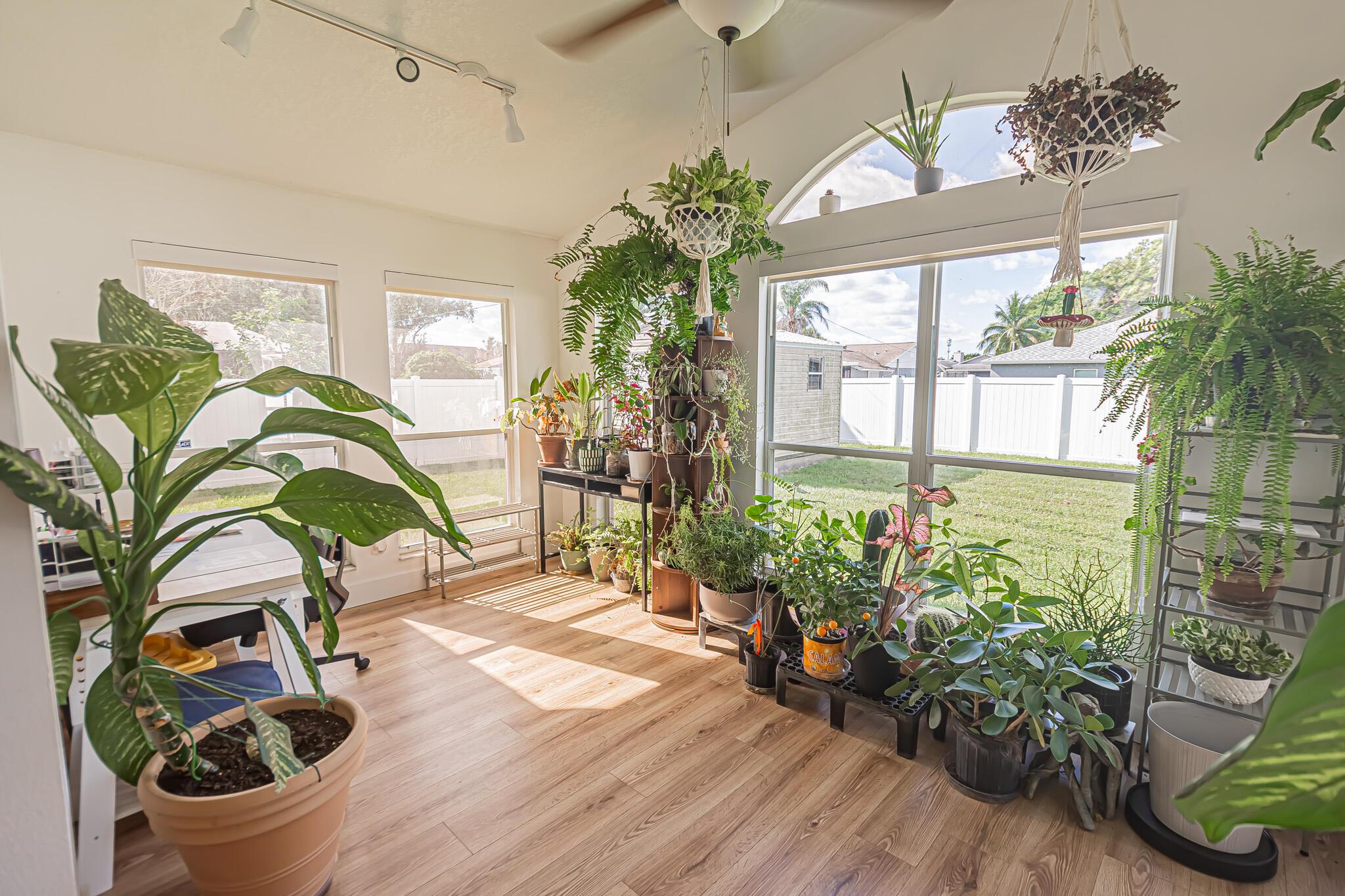 PORT ST LUCIE SECTION 5 - Residential Lease