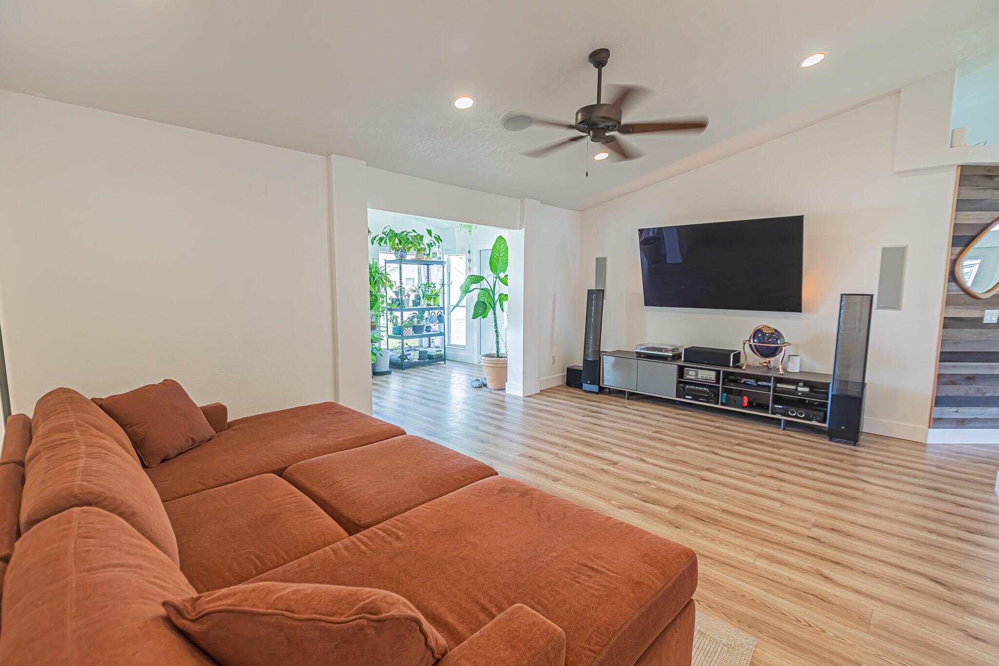 PORT ST LUCIE SECTION 5 - Residential Lease