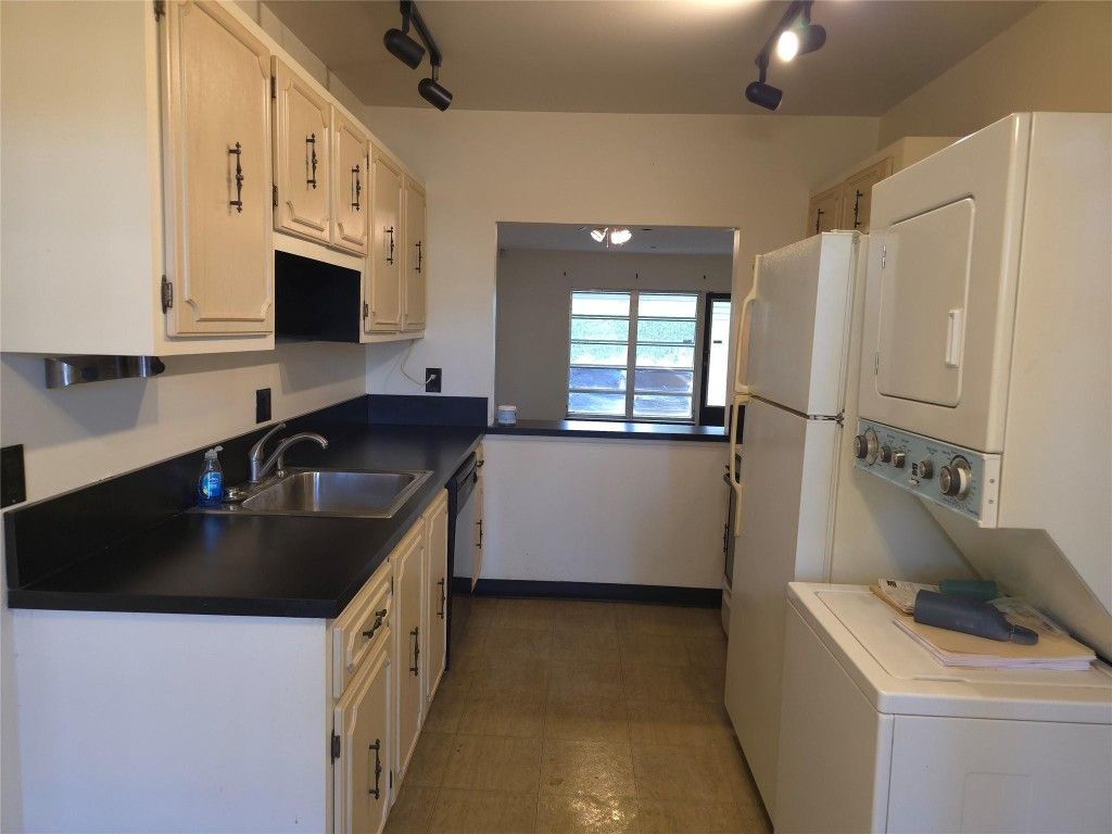 Photo of 1141 Boxwood Drive #B, Delray Beach, FL 33445 (MLS # F10546104)