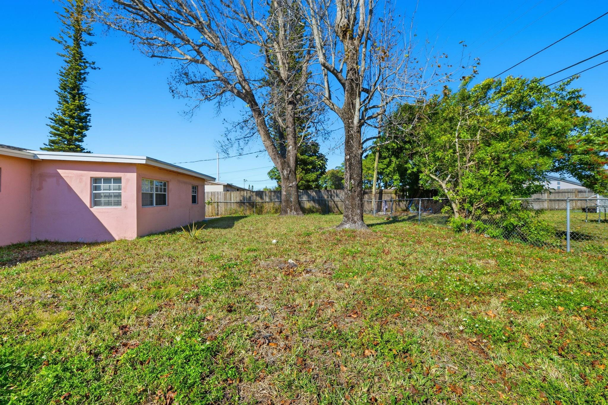 Broadview Country Club Es - Residential