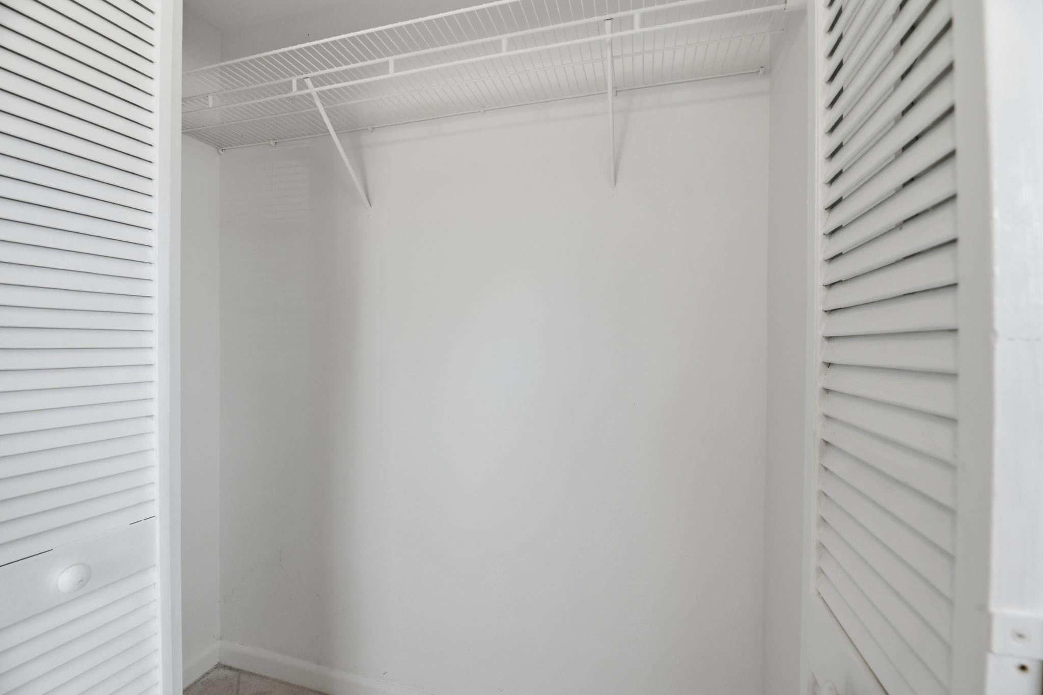 Broadview Country Club Es - Residential