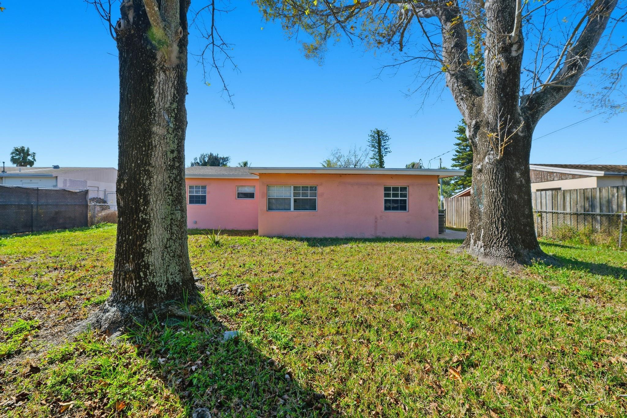 Broadview Country Club Es - Residential