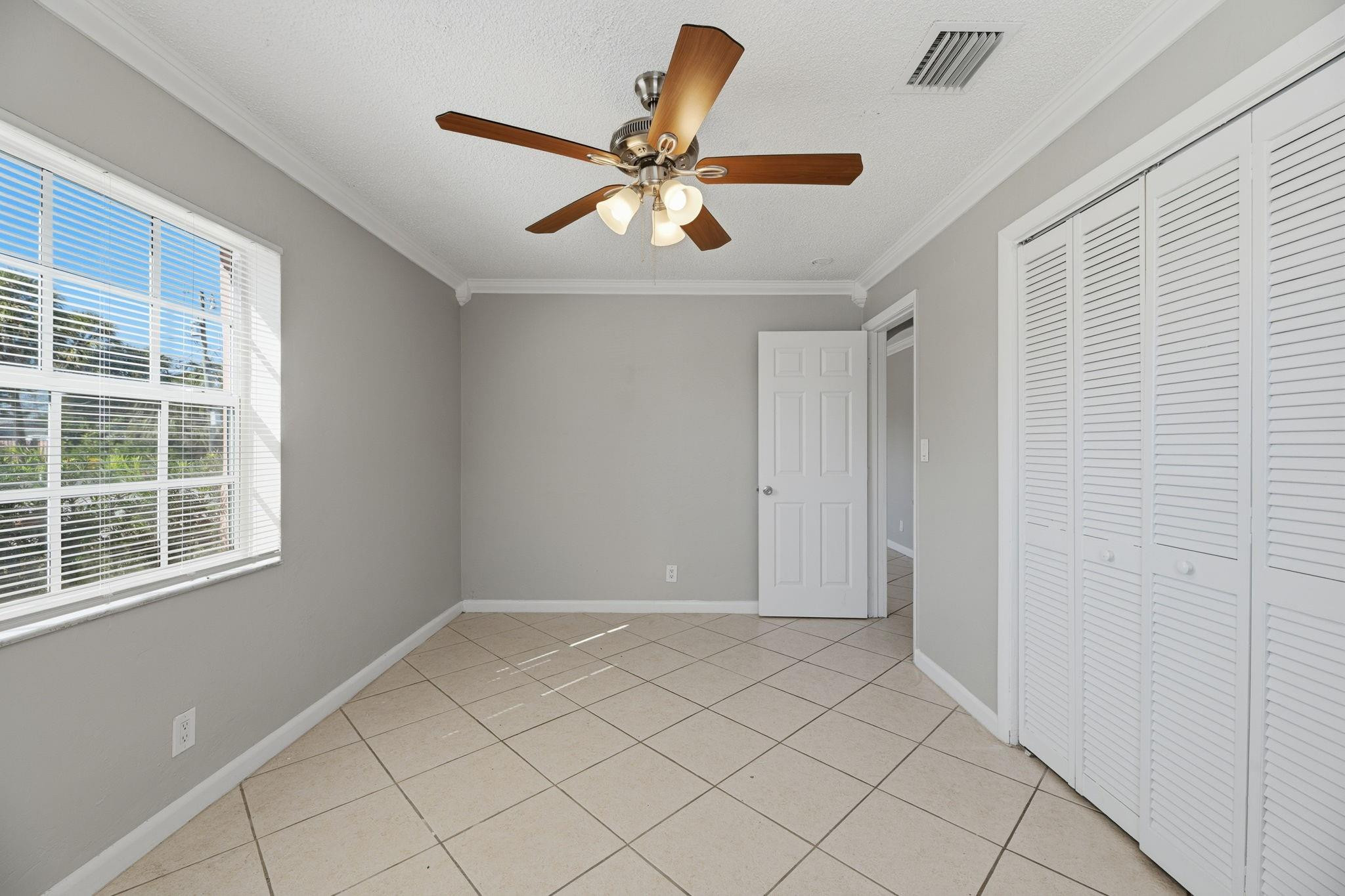 Broadview Country Club Es - Residential