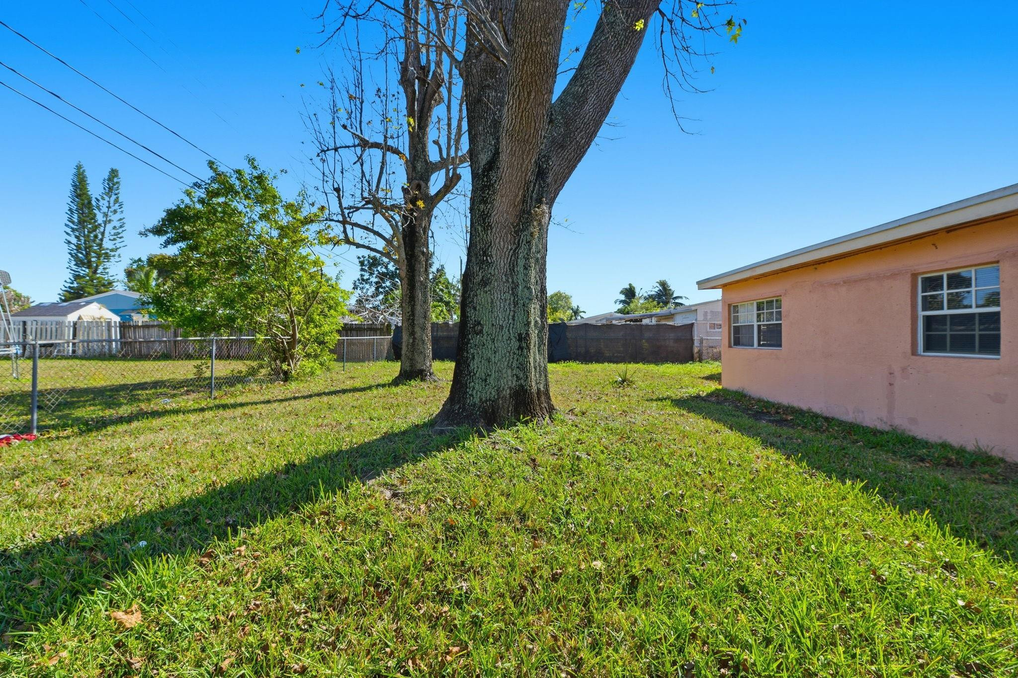 Broadview Country Club Es - Residential