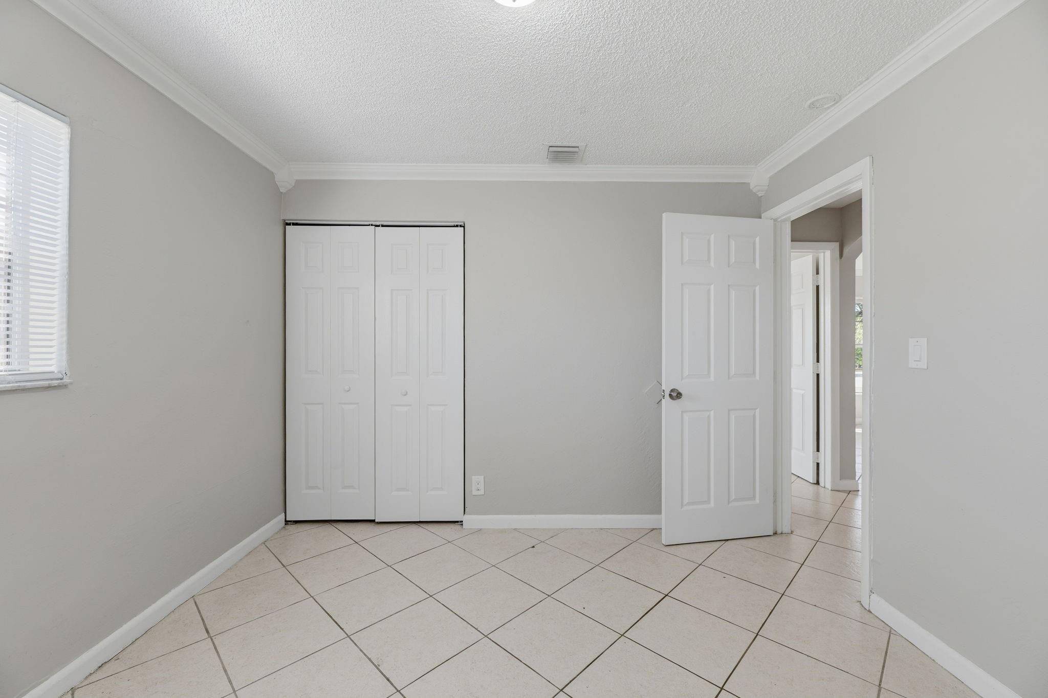 Broadview Country Club Es - Residential