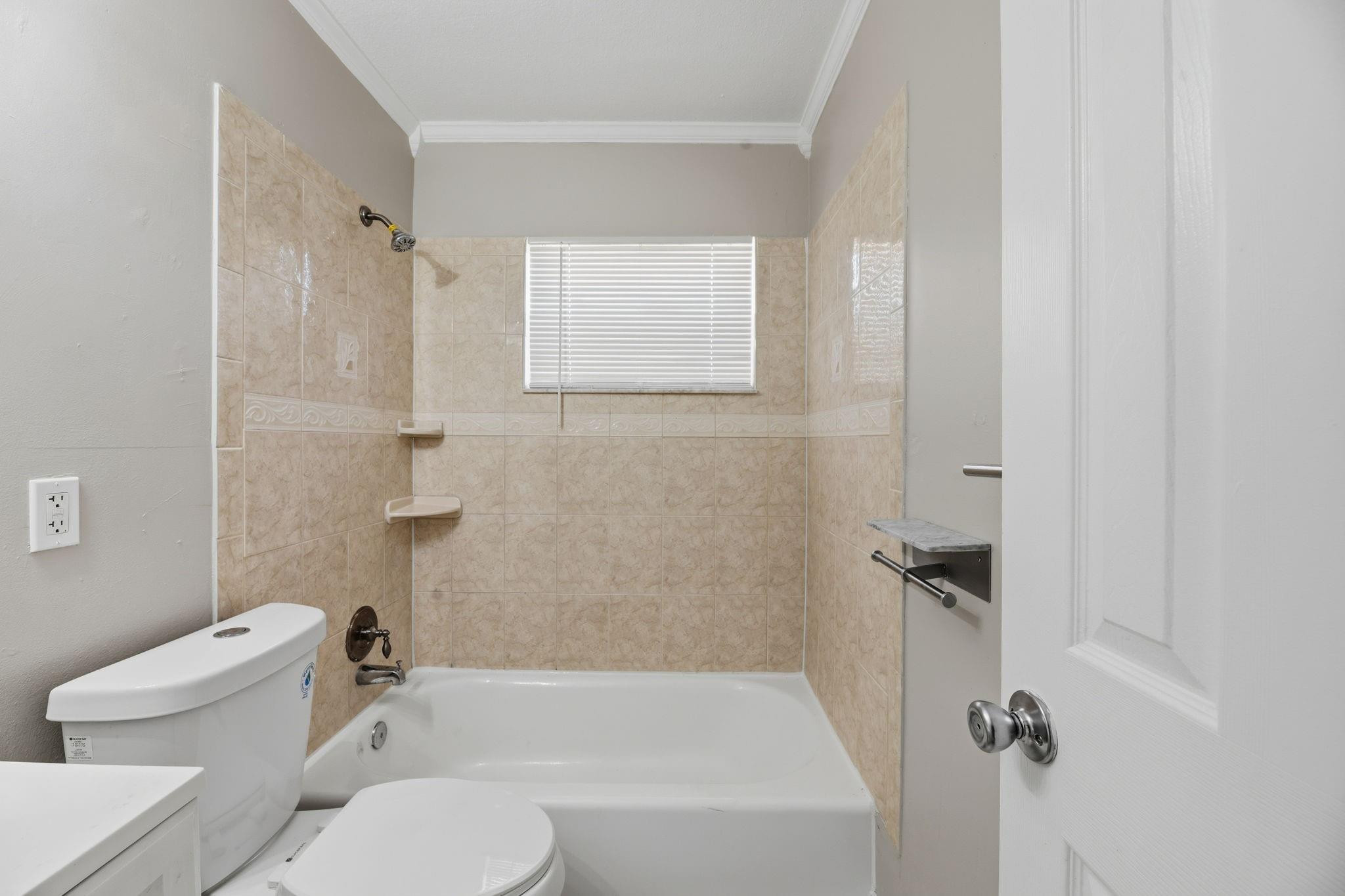 Broadview Country Club Es - Residential