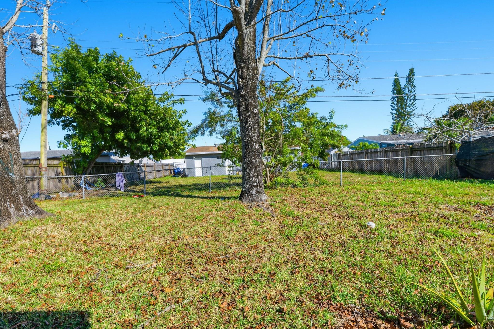 Broadview Country Club Es - Residential