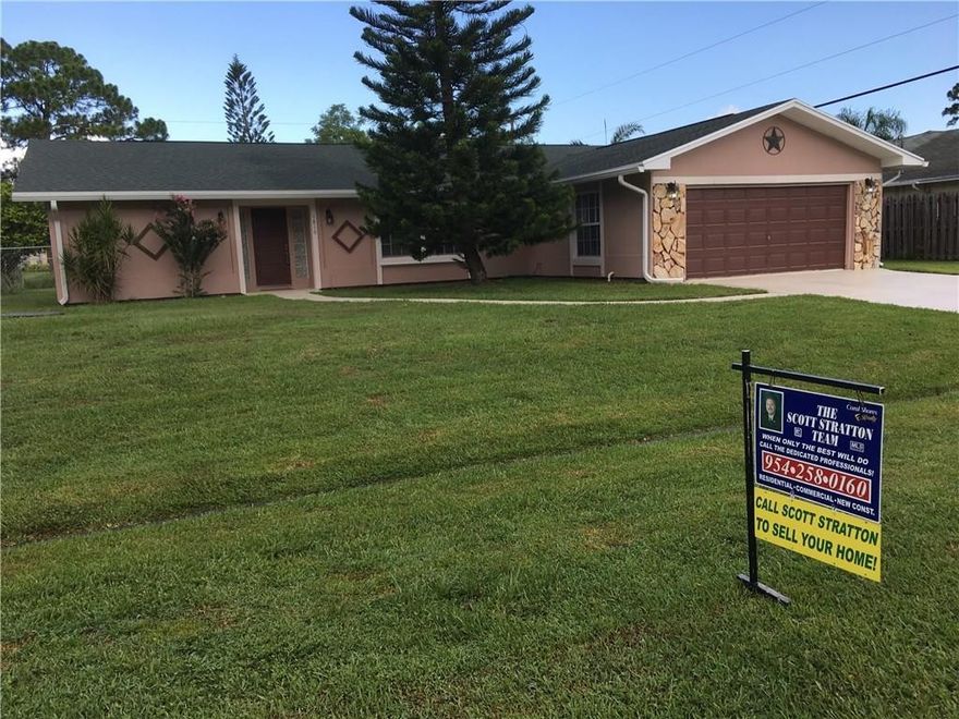 INTRODUCING Charm with Charisma with 2956 Sq Ft. No HOA.  Beautifully Updated 3/2/2/Home REMODELED KITCHEN, NEW ROOF, with LARGE ROOMS INCLUDING LARGE MASTER BDRM and Large FLORIDA ROOM OFF MASTER BDRM. BTFL SPANISH STYLE INTERIOR! Large Back Yard, Motivated Seller Selling Below Appraised Value.  OAK HAMMOCK PARK 5 blocks from Home. THIS PARK HAS HIKING TRAILS TO ENJOY W/CHILDREN & family A BOAT RAMP TO LAUNCH YOUR BOAT! Picnic tables & fishing.  PROPERT VACANT-SCHEDULE SHOWINGS THRU SHOWINGTIME-ON SUPRA.