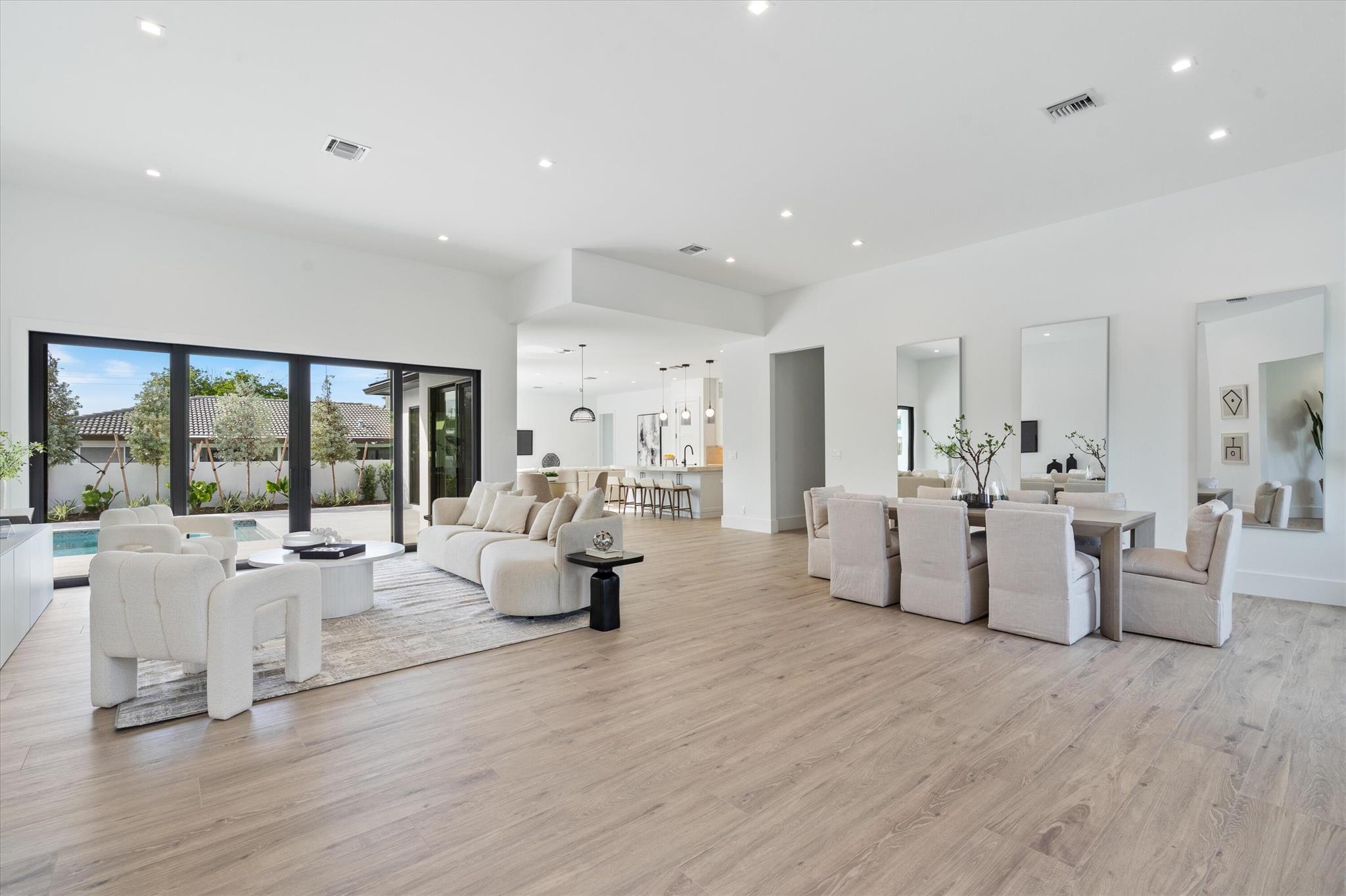 VENETIAN ISLES 3RD SEC - Residential