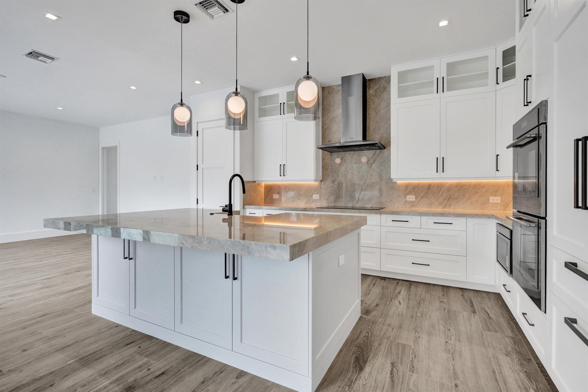 VENETIAN ISLES 3RD SEC - Residential