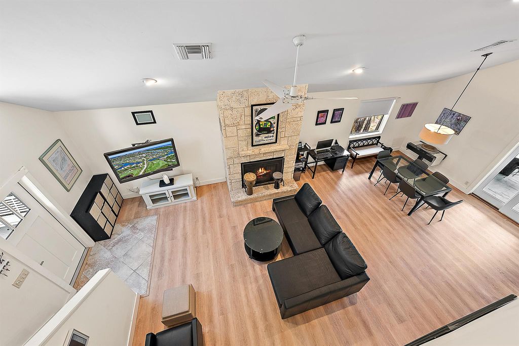 Photo of 15629 95th Avenue N, Jupiter, FL 33478 (MLS # R11103232)