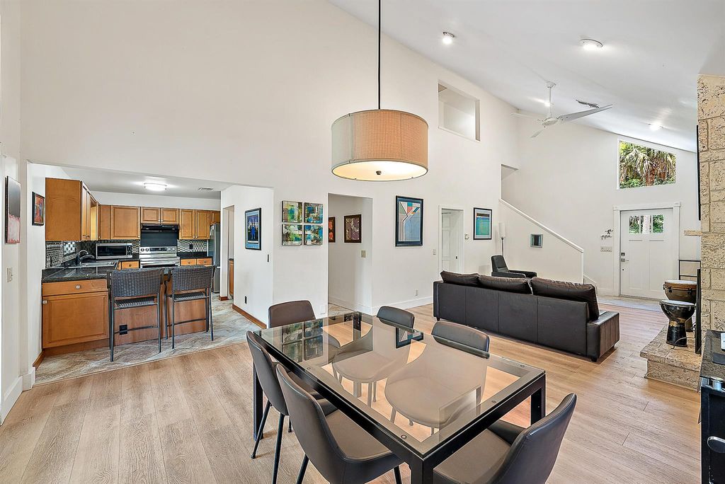 Photo of 15629 95th Avenue N, Jupiter, FL 33478 (MLS # R11103232)