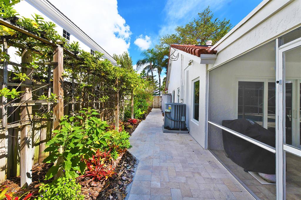 BOCA RATON SQUARE UNIT 18 - Residential