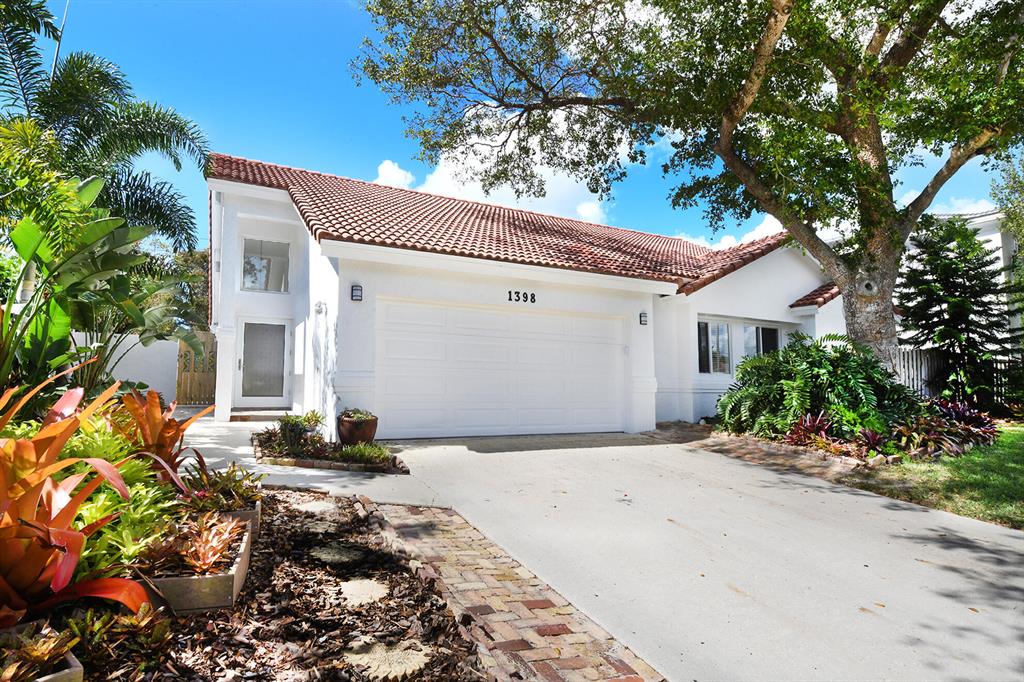 BOCA RATON SQUARE UNIT 18 - Residential