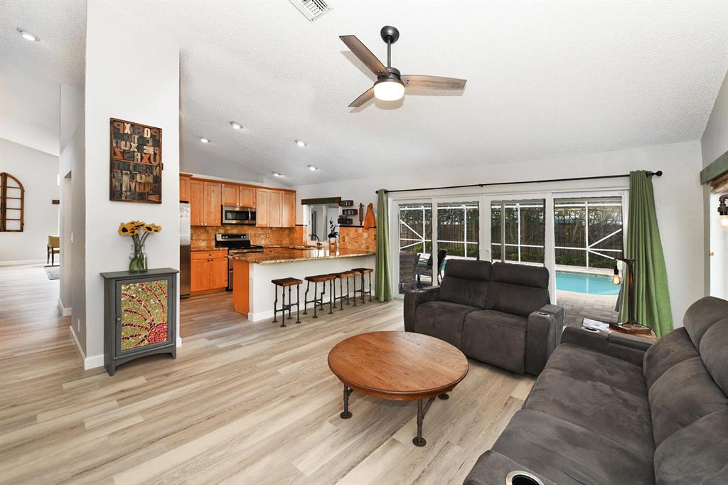 BOCA RATON SQUARE UNIT 18 - Residential