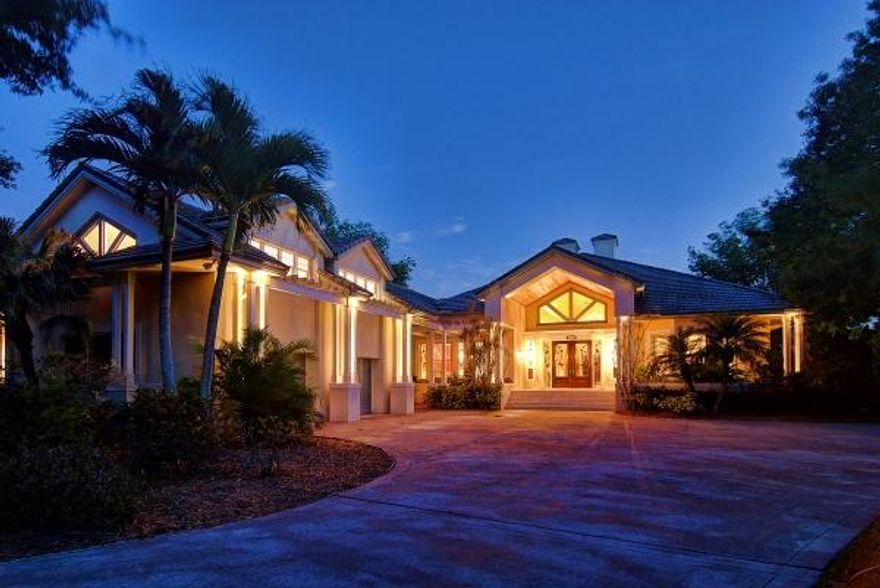 Fantastic opportunity to live in the most unique and natural Golf venue in South Florida.4BRs with 4.5 Baths on a gorgeous 3/4 acre lot with southern exposure and panoramic,tranquil views of Golf and preserve.Many features include huge bonus/office/play room over garage,exercise room,spacious sunny pool area,large master suite with sitting area,formal dining room.