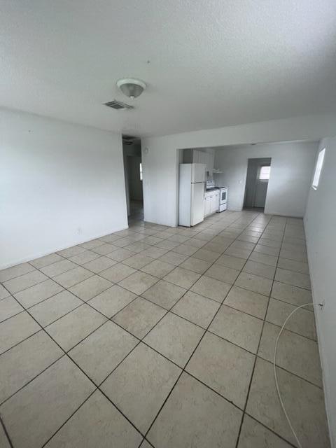 PALM BEACH FARMS CO 7 - Residential Lease