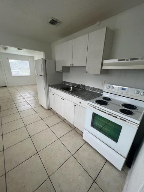 PALM BEACH FARMS CO 7 - Residential Lease