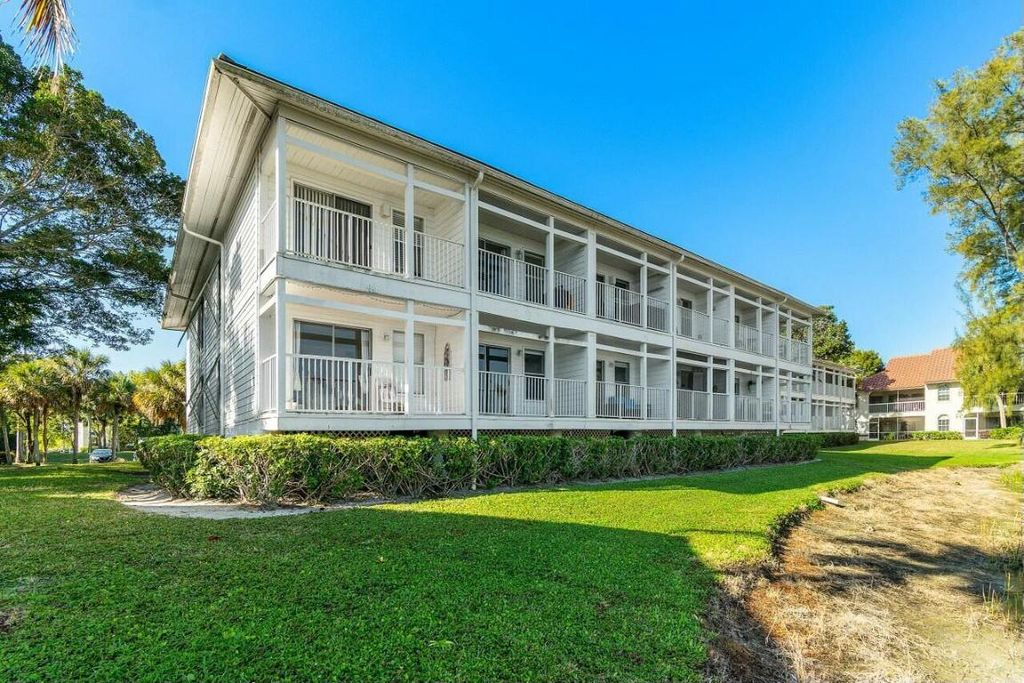 Photo of 159 Cypress Point Drive, Palm Beach Gardens, FL 33418 (MLS # R11146823)