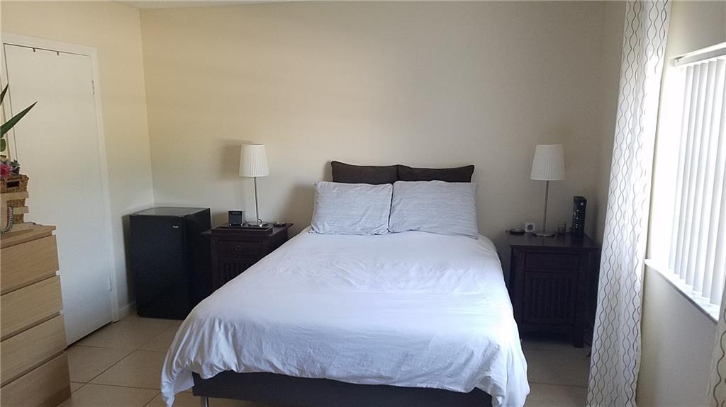 SEA BREEZE II CONDO - Residential