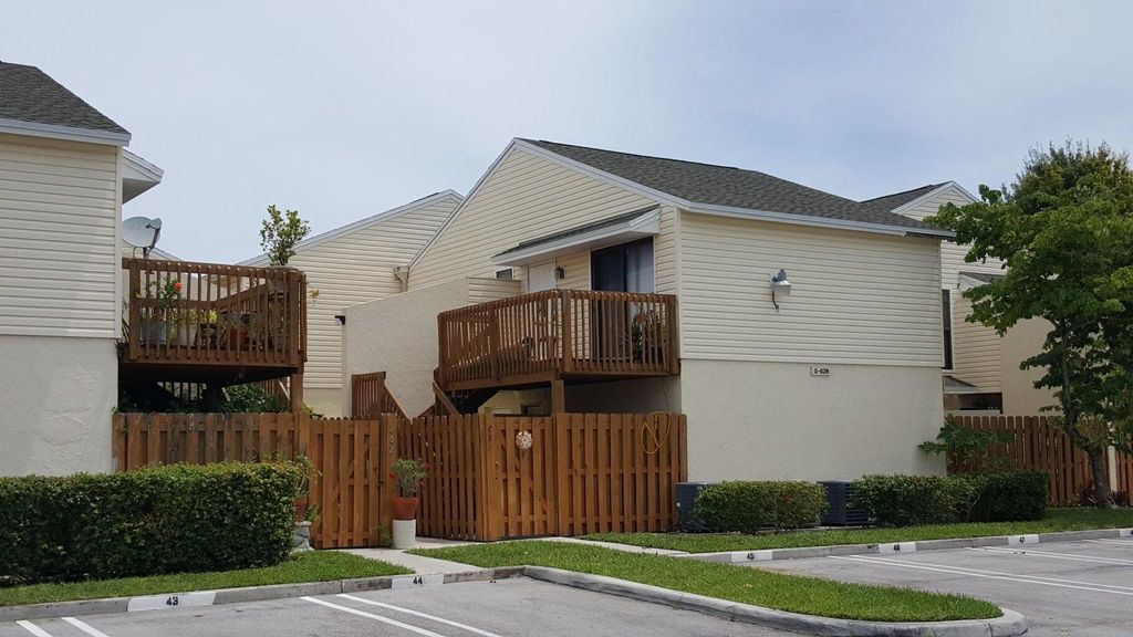 Photo of 639 Executive Center Drive #O-103, West Palm Beach, FL 33401 (MLS # R10959485)