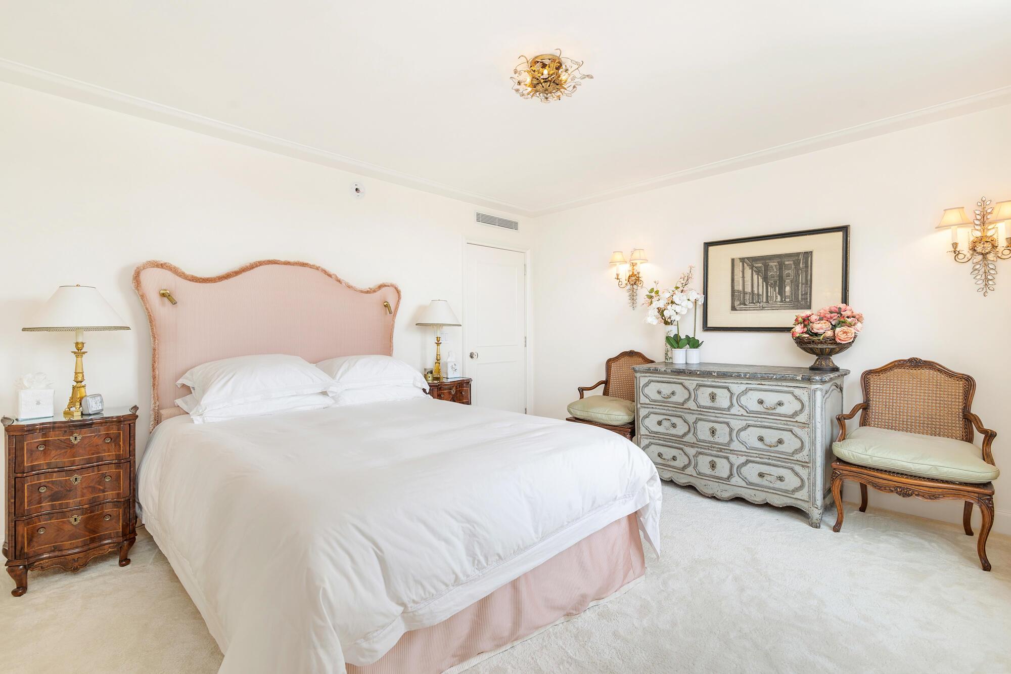 ISLAND HOUSE CONDO - Residential