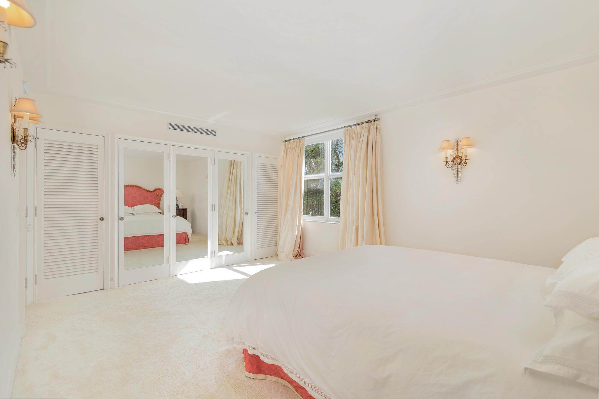 ISLAND HOUSE CONDO - Residential