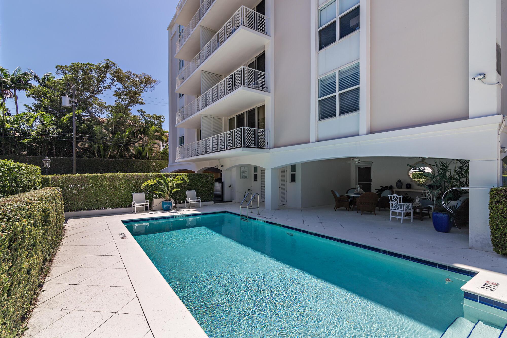 ISLAND HOUSE CONDO - Residential