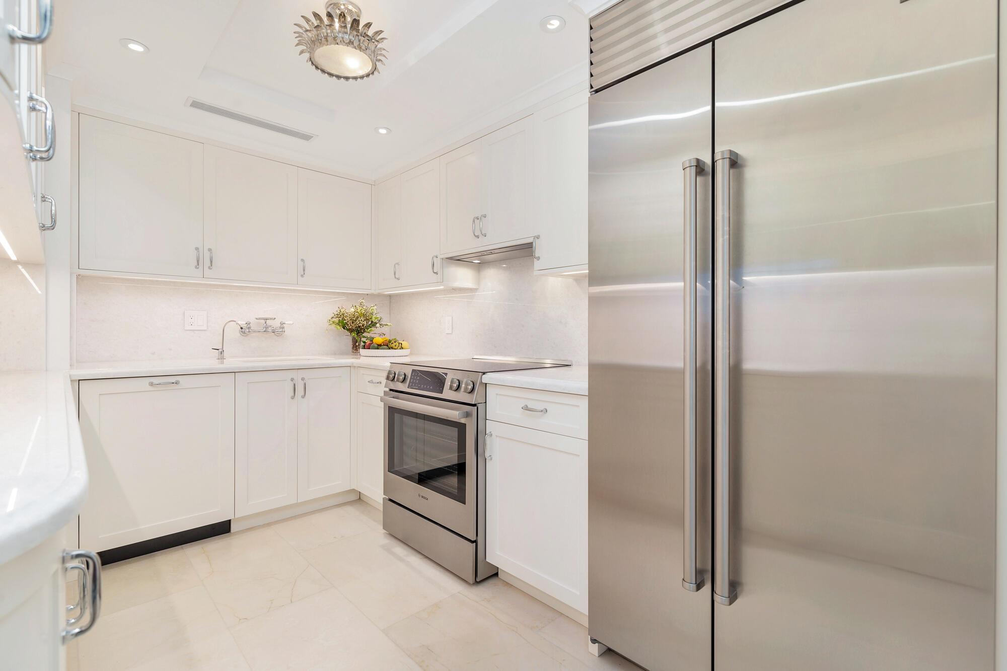 ISLAND HOUSE CONDO - Residential