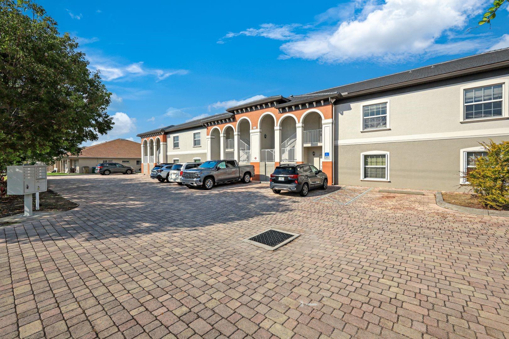 PELICAN MARINA - Residential