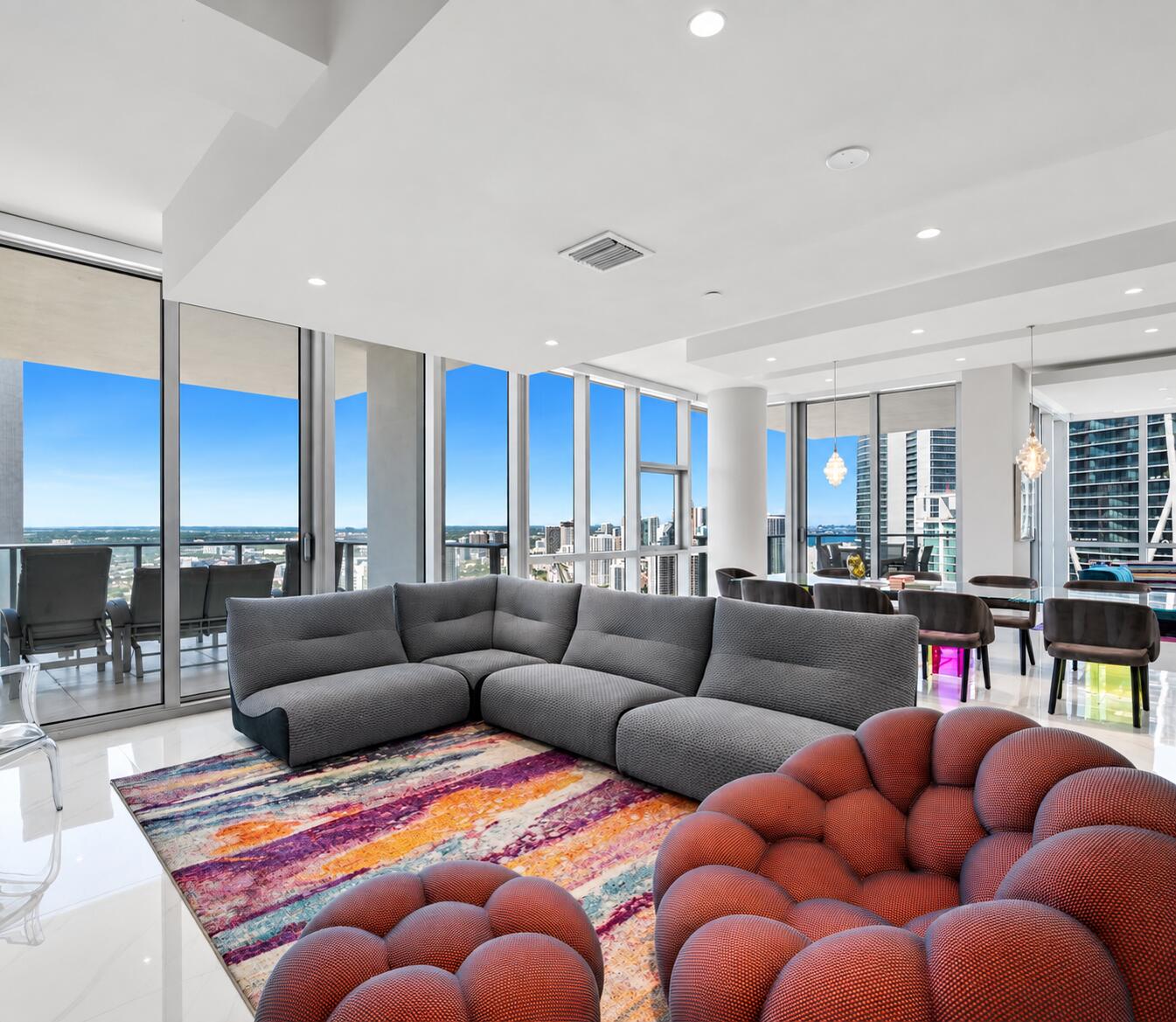 View photos, virtual tours, details... 851 NE 1st Avenue 4401