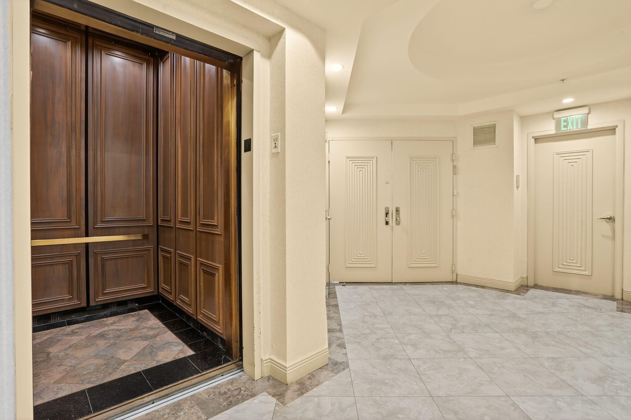 CRISTELLE CAY - Residential