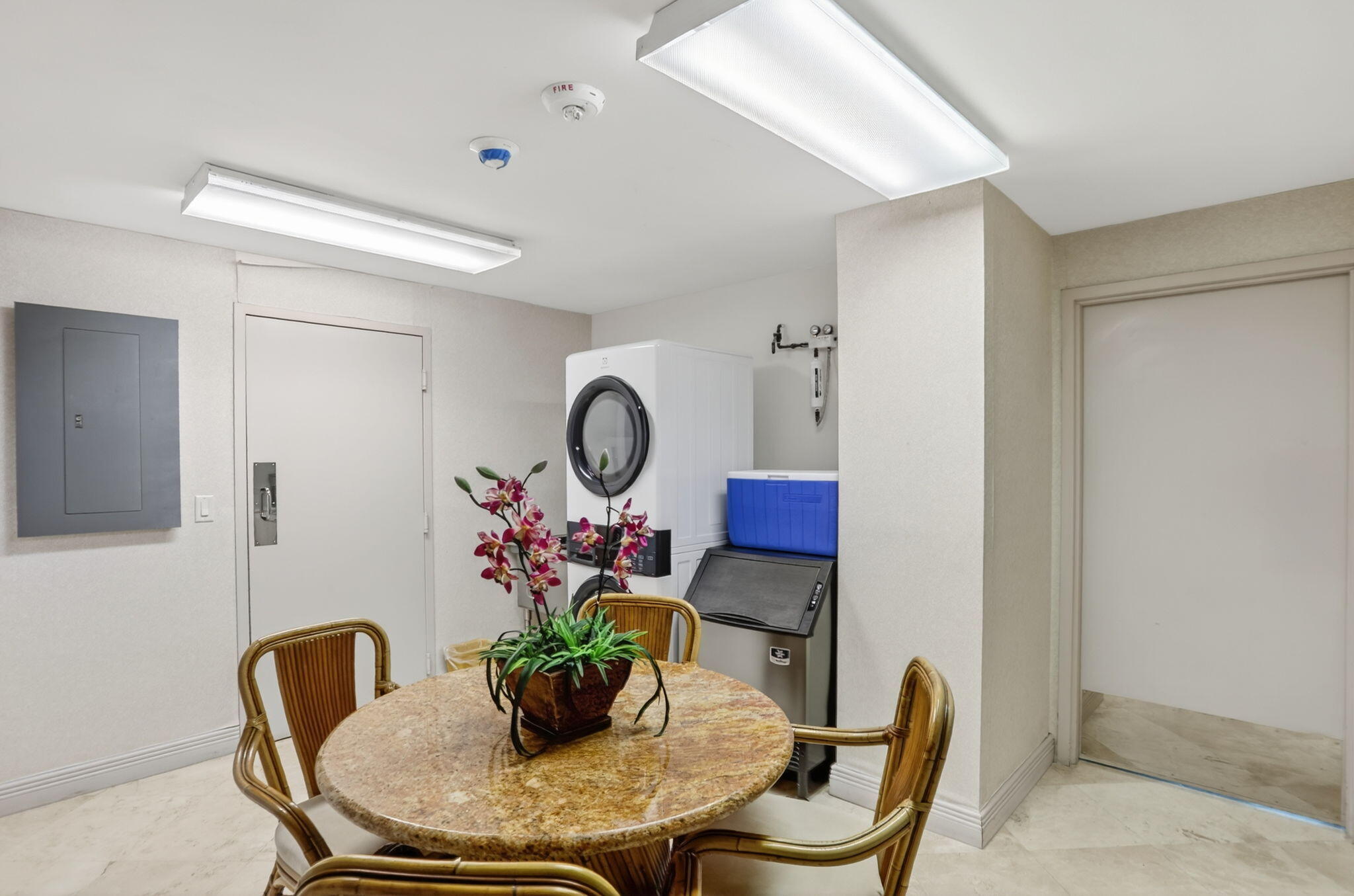 CRISTELLE CAY - Residential