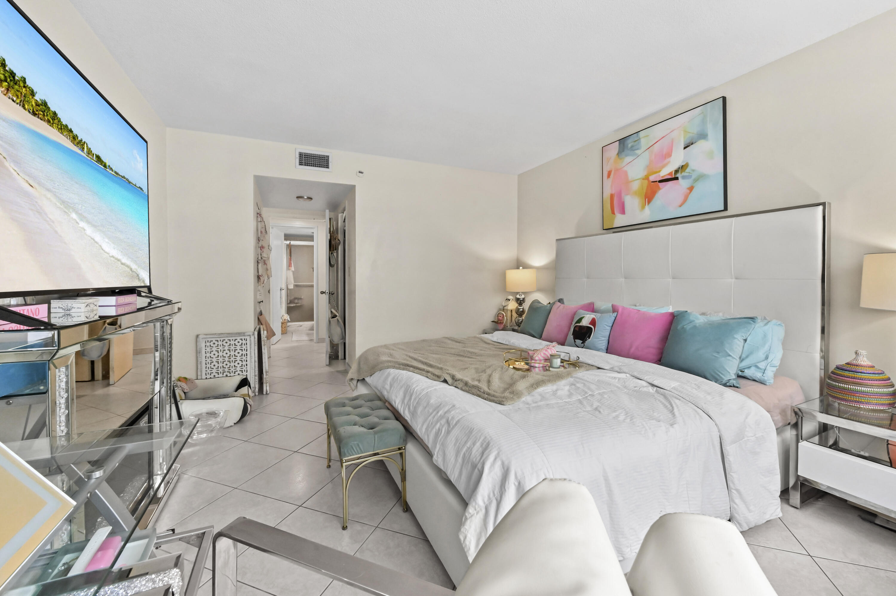COMMODORE CONDO - Residential