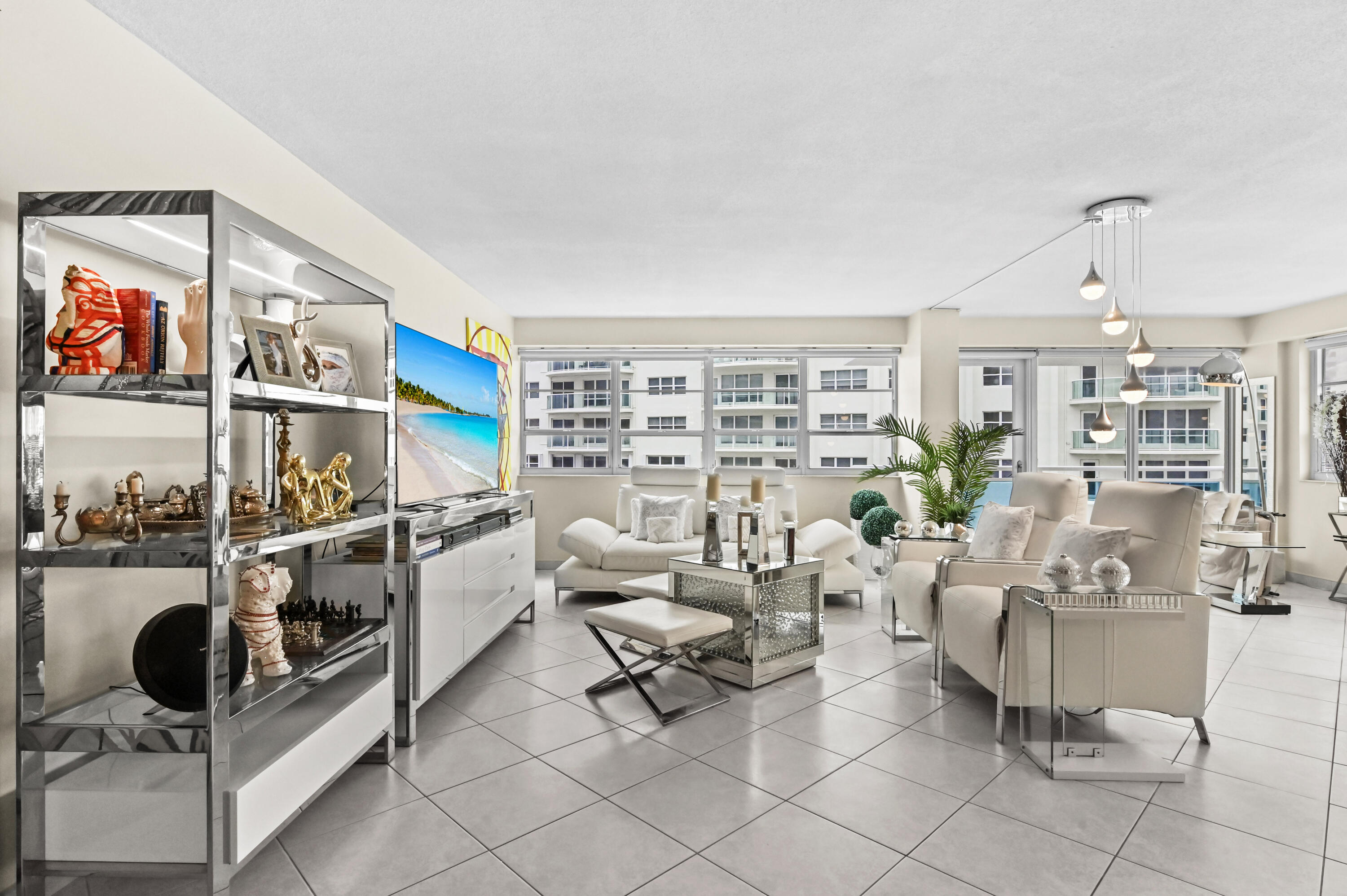 COMMODORE CONDO - Residential
