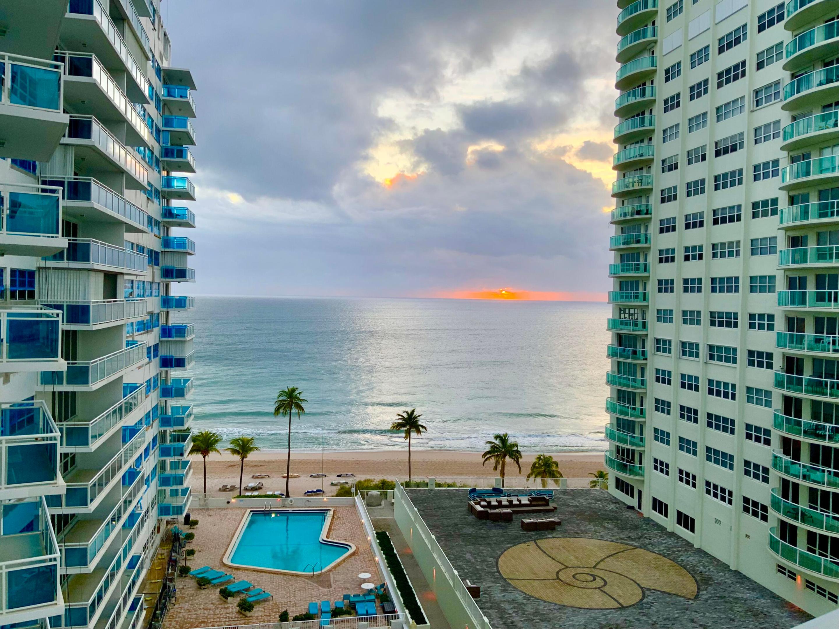 COMMODORE CONDO - Residential